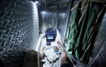 Giá bất động sản đắt đỏ, người Hồng Kông rủ nhau sống trong nhà tí hon