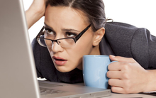 Chuyên gia tâm lý khẳng định, dành quá nhiều sự quan tâm cho thế giới ảo khiến bạn cảm giác không có thời gian rảnh rỗi