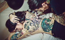 Hãy xem điều gì xảy ra với cơ thể khi xóa xăm bằng tia laser và suy nghĩ kỹ nếu bạn muốn sở hữu một hình xăm cá tính