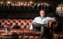 Nhà sưu tập bật lửa Dunhill hiếm có: Giá trị của mỗi chiếc bật lửa nằm ở sự độc nhất và hành trình khó khăn để có được nó