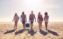 Tình bạn tuổi ba mươi: Tại sao chúng ta càng lớn tuổi càng thấy khó kết bạn hơn?