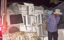 Bí mật trong xe tải trên đường dẫn vào cao tốc Trung Lương