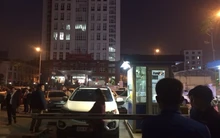 Ô tô của cư dân Hồ Gươm Plaza bị chặn đường xuống hầm