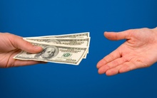 Không quá dư giả tiền mặt, Hoà Phát vẫn chi 500 tỷ thưởng cho nhân viên và ban điều hành