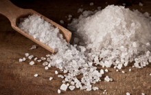 Đau đớn trong đời người như là muối, đừng trở thành một ly nước mà hãy hóa thành hồ để hòa tan mọi đau đớn ấy