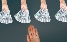 HKB: Công ty làm ăn thua lỗ, Chủ tịch "hào phóng" mang tiền nhà cho vay không lấy lãi