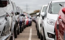 Giá chỉ 308 triệu đồng, xe dưới 9 chỗ 'đốt cháy' thị trường