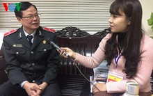 Lấy lý do ngày Tết, người ta dễ công khai cho, nhận quà