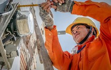 Thủ tướng yêu cầu EVN minh bạch giá điện, cổ phần hóa khâu bán lẻ