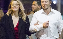 "Iron Man" Elon Musk cũng có lúc ga lăng và tình cảm với người đẹp thế này đây!