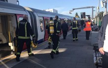 Anh bắt giữ nghi phạm 17 tuổi vụ đánh bom ga tàu điện London