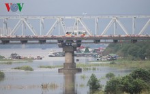 Hà Nội muốn lùi đê ra sát bờ sông Hồng