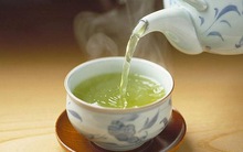 Nếu vừa ăn những thực phẩm này, bạn đừng bao giờ uống thêm trà kẻo ngộ độc, hại thận