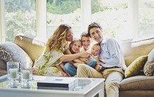 Nhìn cách Thủ tướng Canada dạy con, bà mẹ nào cũng ước giá như đây là bố của con mình