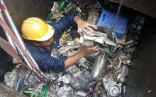 Cống thoát nước Sài Gòn... ngập trong rác