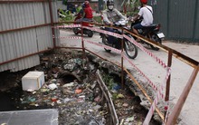 Hà Nội: Rác thối xộc vào mũi, người đi đường nín thở