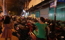 Công khai chặt chém ở phố lồng đèn