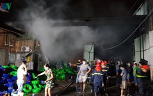 Hiện trường vụ cháy nhà xưởng ở Tân Phú, TPHCM