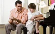 Nếu muốn con cái thành lãnh đạo tài ba trong tương lai, cha mẹ hãy dạy con 8 điều này