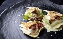 Khi côn trùng được nâng tầm thành món ăn đẳng cấp, phục vụ trong nhà hàng sang trọng Thái Lan