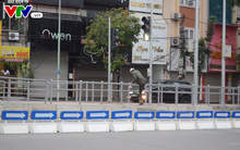 Bắt đầu lắp dải phân cách ưu tiên buýt nhanh ở Hà Nội