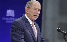 Cựu Tổng thống Bush bất ngờ "chê thậm tệ" chính quyền Donald Trump