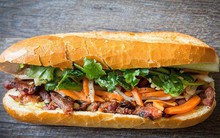 Báo chí nước ngoài ngợi khen bánh mì Việt Nam, xếp hạng trong top 10 món sandwich ngon nhất thế giới