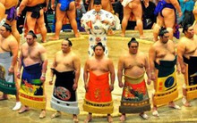 Thế giới "u ám" của võ sĩ sumo tại Nhật: Không lương, không điện thoại, không bạn gái
