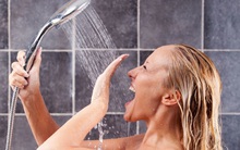 Đừng coi thường: Những thói quen tắm vào mùa hè này dễ khiến bạn bị đột quỵ, mất mạng như chơi