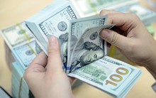 Hàng loạt ngân hàng tiếp tục nâng giá USD, bán ra cao nhất 22.840 đồng