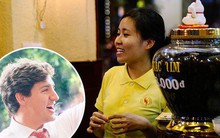 Quán cà phê ở Sài Gòn mà Thủ tướng Canada ghé uống: Vỉa hè nhưng giá đắt ngang Phúc Long & Highlands, khách đông nườm nượp?