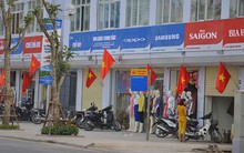 Ảnh, clip: Tuyến phố kiểu mẫu đầu tiên ở Hà Nội thất bại sau 2 năm thử nghiệm "đồng phục" biển hiệu