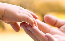 "Giá những người có ý định bỏ đi đứa con của mình nhìn thấy những người đau đáu một tiếng khóc trẻ thơ mà biết sợ, suy nghĩ lại"