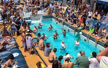 Loạt ảnh đáng thất vọng cho thấy cuộc sống trên du thuyền đắt tiền chẳng sướng như phim