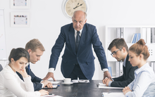 Đừng vội tự phụ khi thấy bản thân xuất sắc và xứng đáng làm sếp hơn cấp trên: Những gì bạn nhìn thấy chỉ là “bề nổi của tảng băng chìm”