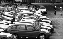 Cuối năm: 'Vắt chân' chạy thu ngân sách