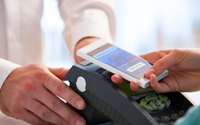 Ngành ngân hàng trước cuộc 'đổ bộ' của những gã khổng lồ công nghệ, tiêu dùng