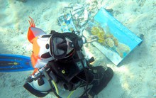 Khi nghệ thuật không giới hạn: Những bức tranh sống động tuyệt đẹp được tạo ra dưới đáy đại dương suốt 6 tiếng đồng hồ