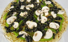 Sững sờ với những chiếc pizza kì dị nhất trên thế giới, có cả loại nhân... ve sầu và chuột lang