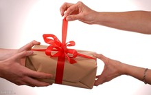 Những thứ có thể mang tới vận xui cho người tặng và nhận quà trong dịp năm mới