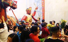 Chùm ảnh: Người Sài Gòn nườm nượp đi chùa cầu bình an ngày đầu năm mới Mậu Tuất 2018