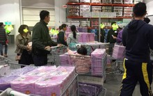 Khủng hoảng giấy vệ sinh, người Đài Loan tranh nhau "quét sạch" siêu thị