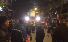 Cháy nhà hàng Bếp Mường ở Hà Nội, nhiều người mắc kẹt bên trong