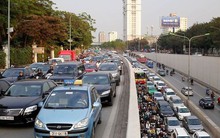 Hà Nội: Giáp tết, nhiều tuyến đường tê liệt