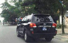 Đấu giá xe biển xanh doanh nghiệp tặng: Ế... vẫn chưa hạ giá!