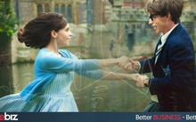 Đằng sau Stephen Hawking là cuộc sống gia đình trắc trở như bao người bình thường khác: Kết hôn 2 lần, ly hôn 2 lần, cuối đời chẳng có ai thân thuộc ở bên