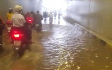 Hầm chui trăm tỷ không mưa vẫn ngập: Do phải chạy đua?