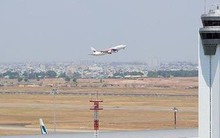 Người nước ngoài xâm nhập trụ sở quản lý bay miền Nam