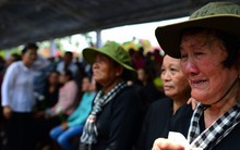 CHÙM ẢNH: Hoa và nước mắt trong ngày tiễn biệt cố Thủ Tướng Phan Văn Khải về với đất mẹ