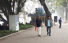 Có 77/1.000 phiếu không ủng hộ lát mới vỉa hè Hồ Gươm